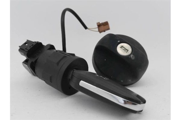 Recambio de clausor para peugeot 2008 1.2 access referencia OEM IAM 1608504380 1608682880 