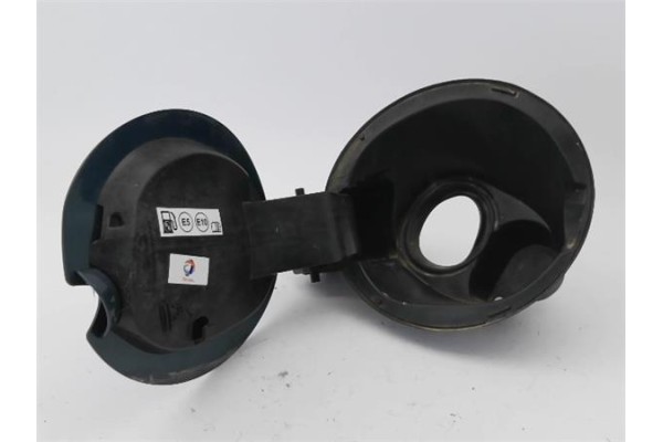Recambio de tapa exterior combustible para peugeot 2008 1.2 access referencia OEM IAM 9818384480  