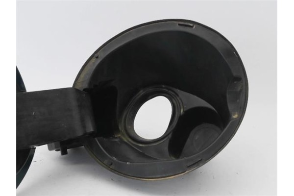 Recambio de tapa exterior combustible para peugeot 2008 1.2 access referencia OEM IAM 9818384480  