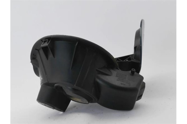 Recambio de tapa exterior combustible para peugeot 2008 1.2 access referencia OEM IAM 9818384480  