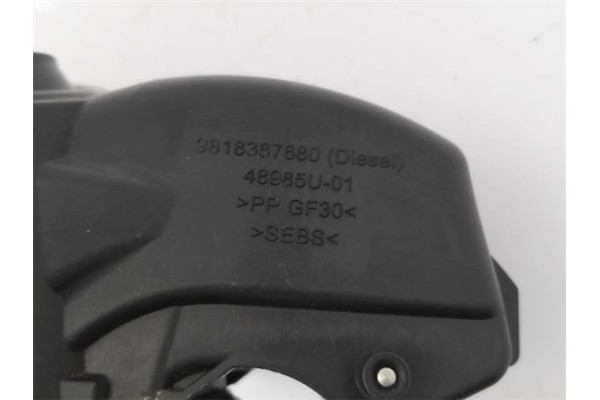 Recambio de tapa exterior combustible para peugeot 2008 1.2 access referencia OEM IAM 9818384480  
