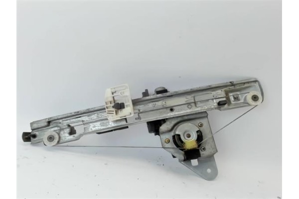 Recambio de mecanismo elevalunas trasero derecho para renault megane ii berlina 3p referencia OEM IAM 8200028069  
