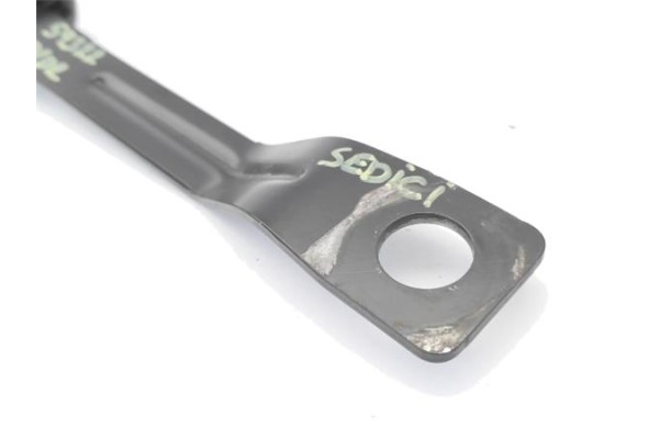 Recambio de anclaje cinturon delantero derecho para fiat sedici (189) 1.9 jtd 8v 120 emotion referencia OEM IAM 71743622 7175099