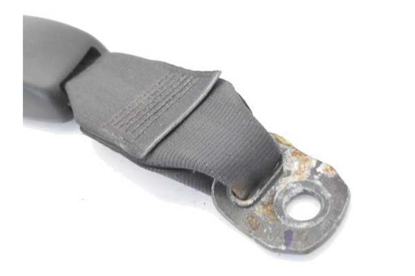 Recambio de anclaje cinturon trasero izquierdo para fiat sedici (189) 1.9 jtd 8v 120 emotion referencia OEM IAM 71768035  