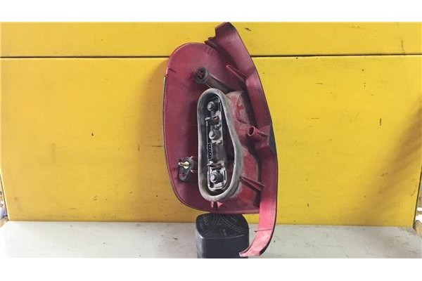 Recambio de piloto trasero derecho para peugeot 306 break 1.6 xt referencia OEM IAM   