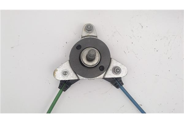 Recambio de elevalunas manual trasero derecho para peugeot 208 referencia OEM IAM 9673153880  