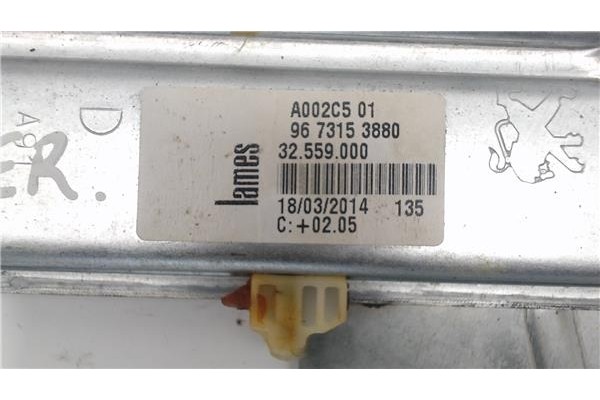 Recambio de elevalunas manual trasero derecho para peugeot 208 referencia OEM IAM 9673153880  