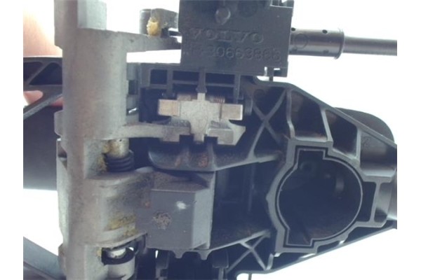Recambio de maneta exterior delantero derecha para volvo s40 berlina 1.6 referencia OEM IAM 30663866  