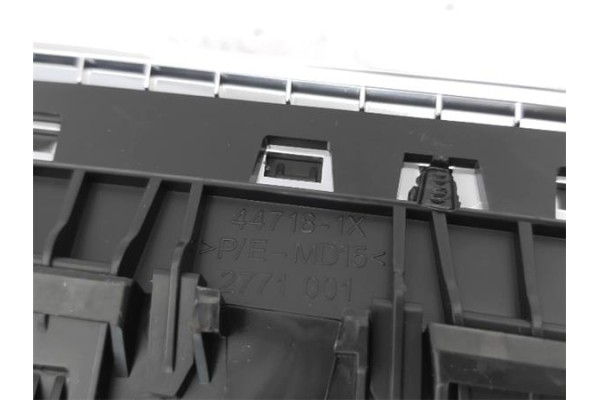 Recambio de rejilla entrada de aire para peugeot 2008 1.2 access referencia OEM IAM 96731316VV 96731316VV 