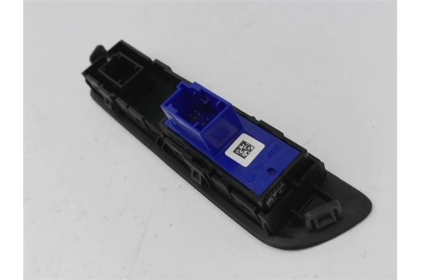 Recambio de conjunto interruptores para peugeot 2008 1.2 access referencia OEM IAM 9677059077 96750105ZD 