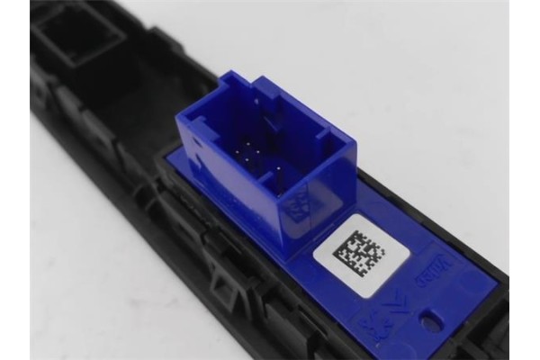 Recambio de conjunto interruptores para peugeot 2008 1.2 access referencia OEM IAM 9677059077 96750105ZD 