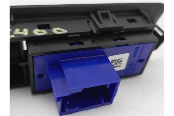 Recambio de conjunto interruptores para peugeot 2008 1.2 access referencia OEM IAM 9677059077 96750105ZD 