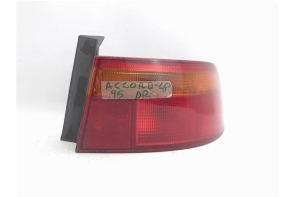 Recambio de piloto trasero derecho para honda accord berlina (cc/ce) referencia OEM IAM 23623400  