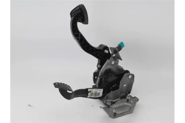 Recambio de juego pedales completo para peugeot 2008 1.2 access referencia OEM IAM 1601CW 4501AV Recambio de juego pedales completo para peugeot 2008 1.2 access referencia OEM IAM 1601CW 4501AV