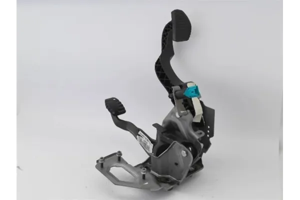 Recambio de juego pedales completo para peugeot 2008 1.2 access referencia OEM IAM 1601CW 4501AV 