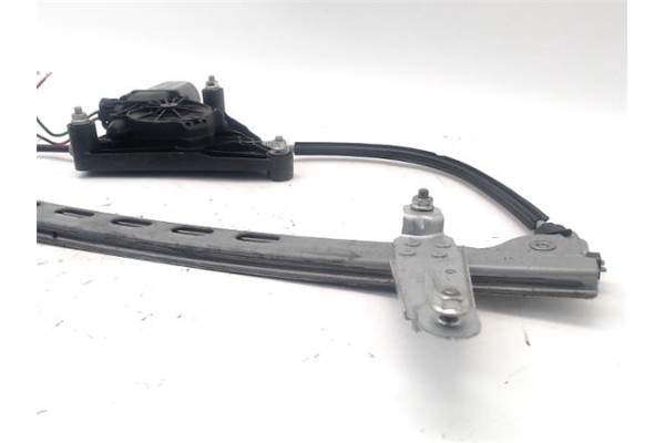 Recambio de elevalunas electrico delantero derecho para citroen c1 1.2 feel referencia OEM IAM B001019380 B000848280 