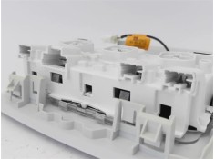 Recambio de luz interior techo para peugeot 2008 1.2 access referencia OEM IAM 96744413PR  