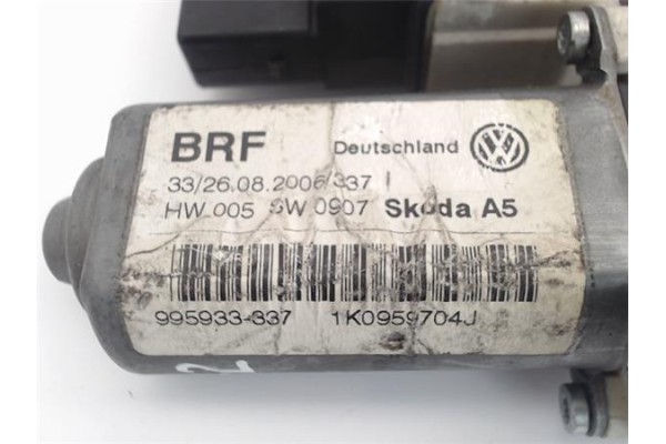 Recambio de motor elevalunas trasero derecho para skoda octavia berlina (1z3) referencia OEM IAM (1K0959704J)  