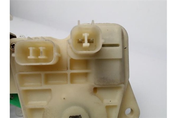 Recambio de cerradura puerta delantero derecha para honda jazz (gd1/5) 1.3 referencia OEM IAM 72110SAAG11  