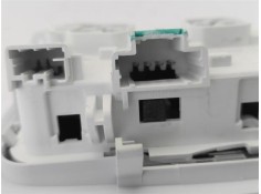 Recambio de luz interior techo para peugeot 2008 1.2 access referencia OEM IAM 96744413PR  