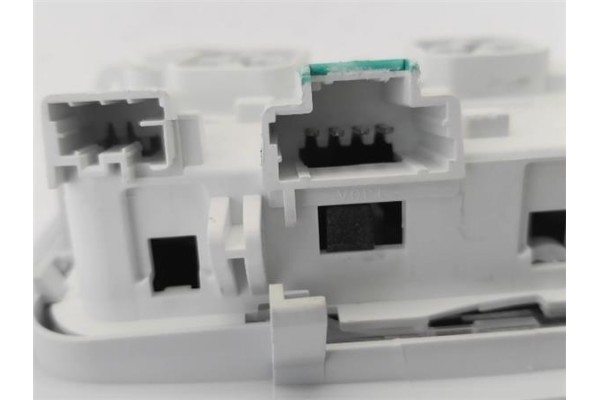Recambio de luz interior techo para peugeot 2008 1.2 access referencia OEM IAM 96744413PR  