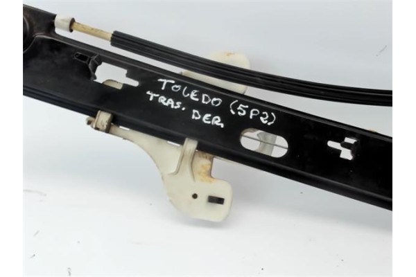 Recambio de mecanismo elevalunas trasero derecho para seat toledo (5p2) referencia OEM IAM 5P0839402  