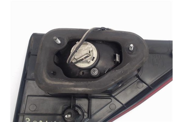Recambio de piloto porton trasero izquierdo para ssangyong rodius 2700 referencia OEM IAM   