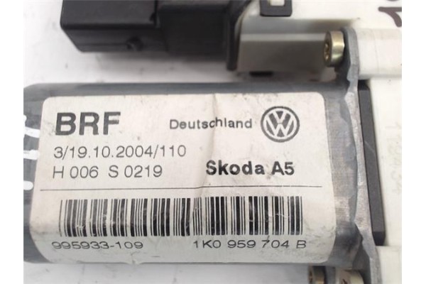 Recambio de motor elevalunas trasero derecho para skoda octavia berlina (1z3) referencia OEM IAM 1K0959704B 993425-100 