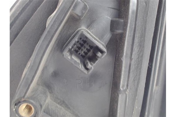 Recambio de retrovisor electrico derecho para hyundai santa fe (sm) referencia OEM IAM E4012147  
