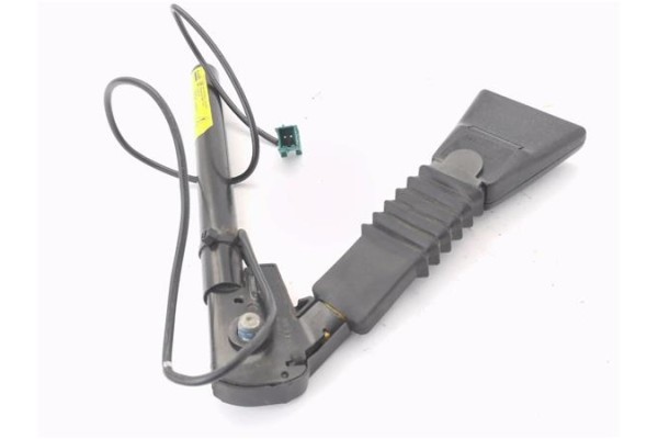 Recambio de anclaje cinturon delantero izquierdo para opel corsa c 1.7 dti referencia OEM IAM 197341 09114885 