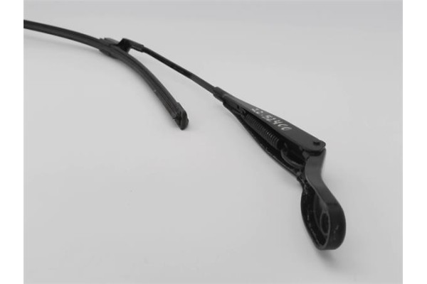 Recambio de brazo limpiaparabrisas delantero izquierdo para peugeot 2008 1.2 access referencia OEM IAM 1608393180  