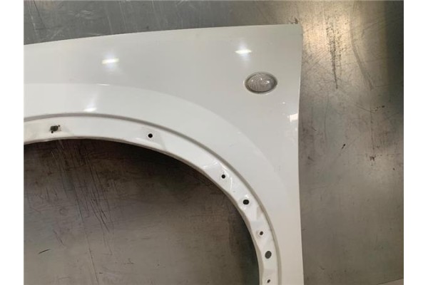 Recambio de aleta delantero izquierda para opel combo (corsa c) 1.7 dti 16v referencia OEM IAM 631017581R  