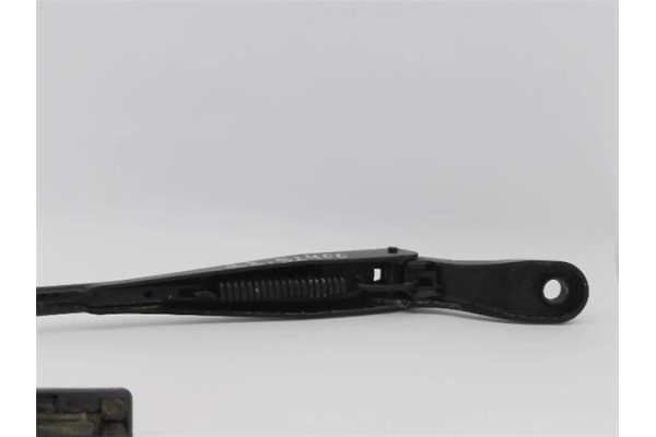 Recambio de brazo limpiaparabrisas delantero izquierdo para peugeot 2008 1.2 access referencia OEM IAM 1608393180  
