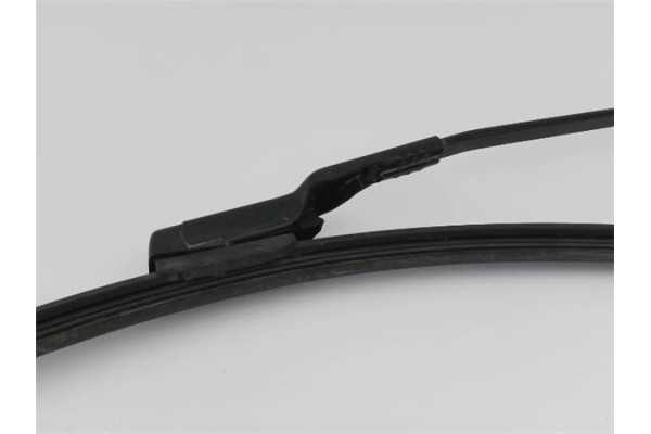 Recambio de brazo limpiaparabrisas delantero izquierdo para peugeot 2008 1.2 access referencia OEM IAM 1608393180  