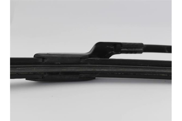 Recambio de brazo limpiaparabrisas delantero izquierdo para peugeot 2008 1.2 access referencia OEM IAM 1608393180  