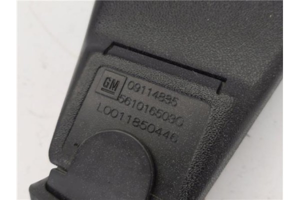 Recambio de anclaje cinturon delantero izquierdo para opel corsa c 1.7 dti referencia OEM IAM 197341 09114885 