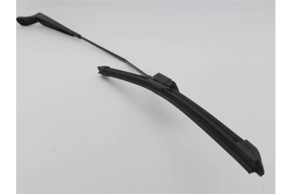 Recambio de brazo limpiaparabrisas delantero derecho para peugeot 2008 1.2 access referencia OEM IAM 1608393380  