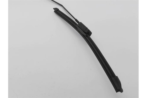 Recambio de brazo limpiaparabrisas delantero derecho para peugeot 2008 1.2 access referencia OEM IAM 1608393380  