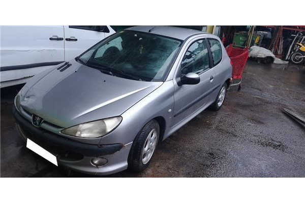 peugeot 206 berlina (1998) del año 