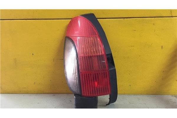 Recambio de piloto trasero izquierdo para peugeot 306 break 1.6 boulebard referencia OEM IAM   