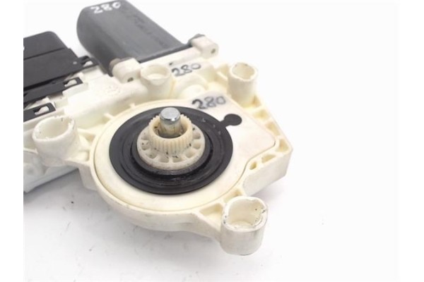 Recambio de motor elevalunas trasero derecho para seat leon (1m1) referencia OEM IAM 1C0959812A 105407-301  Recambio de motor elevalunas trasero derecho para seat leon (1m1) referencia OEM IAM 1C0959812A 105407-301