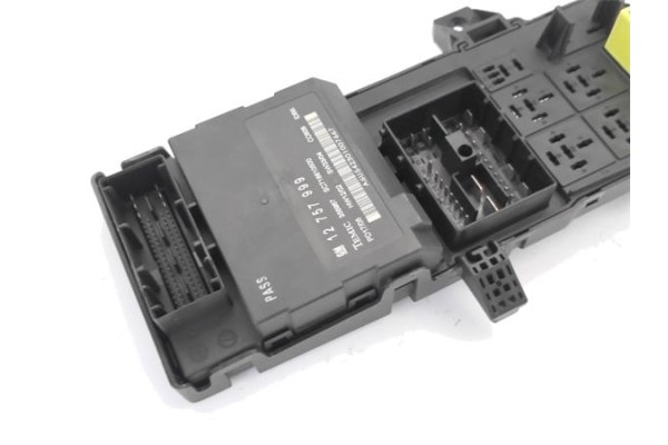 Recambio de caja fusibles/rele para saab 9-3 berlina 1.9 tid referencia OEM IAM 12757999  