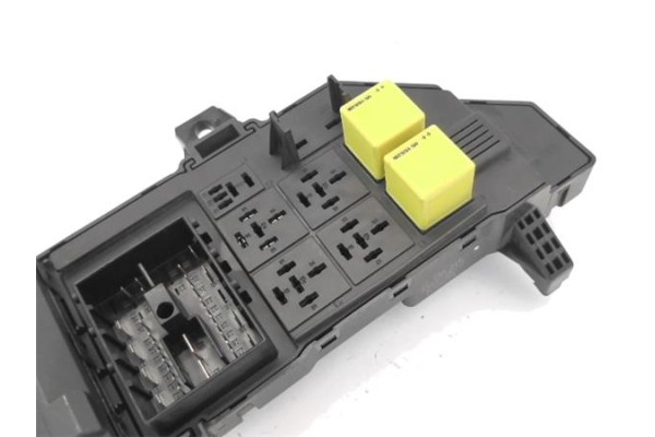 Recambio de caja fusibles/rele para saab 9-3 berlina 1.9 tid referencia OEM IAM 12757999  