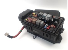 Recambio de caja reles para opel astra j 1.6 referencia OEM IAM 39065971 13449203 