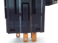 Recambio de interruptor luces emergencia para opel astra g berlina 1.7 cdti referencia OEM IAM 09131728 09138059 