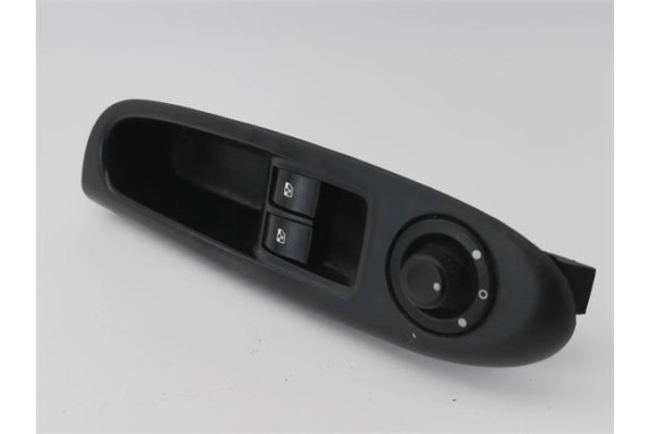 Recambio de mando elevalunas delantero izquierdo para renault clio ii fase i (b/cb0) 1.5 dci (b/cb07) referencia OEM IAM 8200084