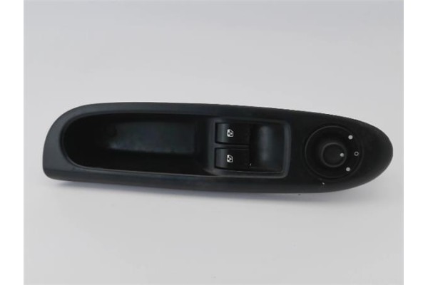 Recambio de mando elevalunas delantero izquierdo para renault clio ii fase i (b/cb0) 1.5 dci (b/cb07) referencia OEM IAM 8200084