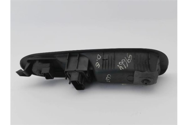 Recambio de mando elevalunas delantero izquierdo para renault clio ii fase i (b/cb0) 1.5 dci (b/cb07) referencia OEM IAM 8200084