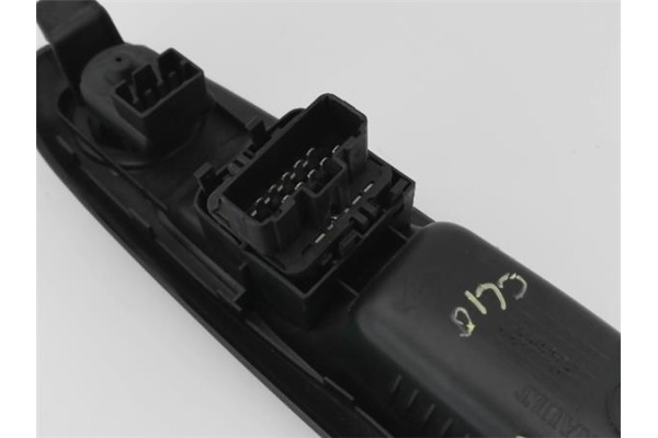 Recambio de mando elevalunas delantero izquierdo para renault clio ii fase i (b/cb0) 1.5 dci (b/cb07) referencia OEM IAM 8200084