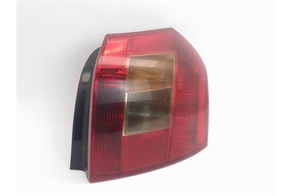 Recambio de piloto trasero derecho para toyota corolla (e12) 1.6 vvt-i referencia OEM IAM   